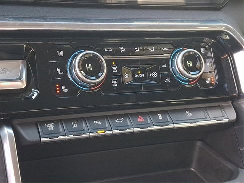 Used 2025 GMC Sierra 2500 Denali w/ Denali Reserve Package image 15