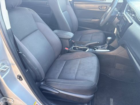 Used 2018 Toyota Corolla LE image 15