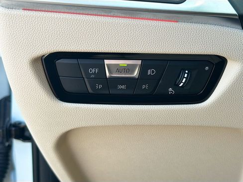 Used 2023 BMW 330i Sedan w/ Driving Assistance Package image 37