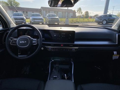 New 2025 Kia Sorento S image 5