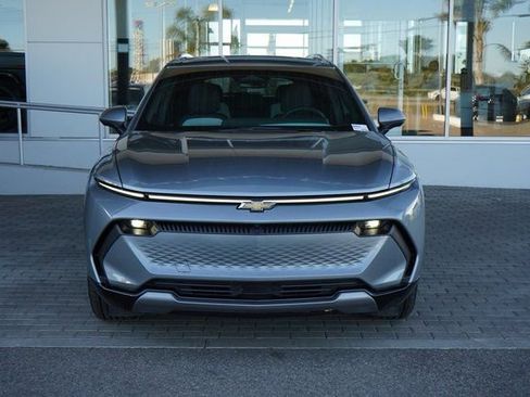 New 2025 Chevrolet Equinox EV LT image 3