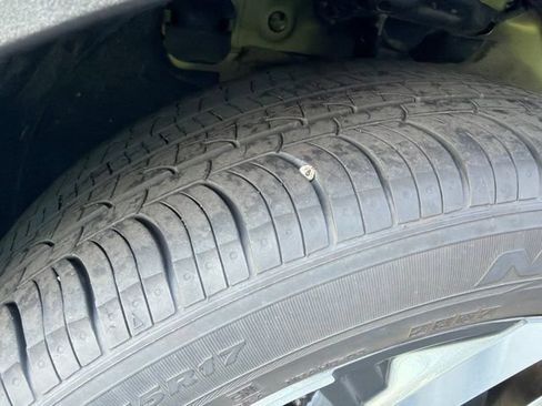 Used 2024 Hyundai Venue SEL FWD image 10