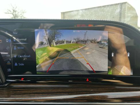 Used 2023 Cadillac Escalade ESV Premium Luxury w/ LPO, Radiant Package image 10