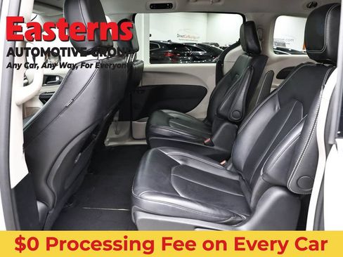Used 2024 Chrysler Pacifica Limited FWD image 21