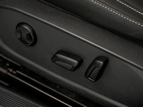 Used 2023 Volkswagen Jetta SE w/ Panoramic Sunroof Package image 17