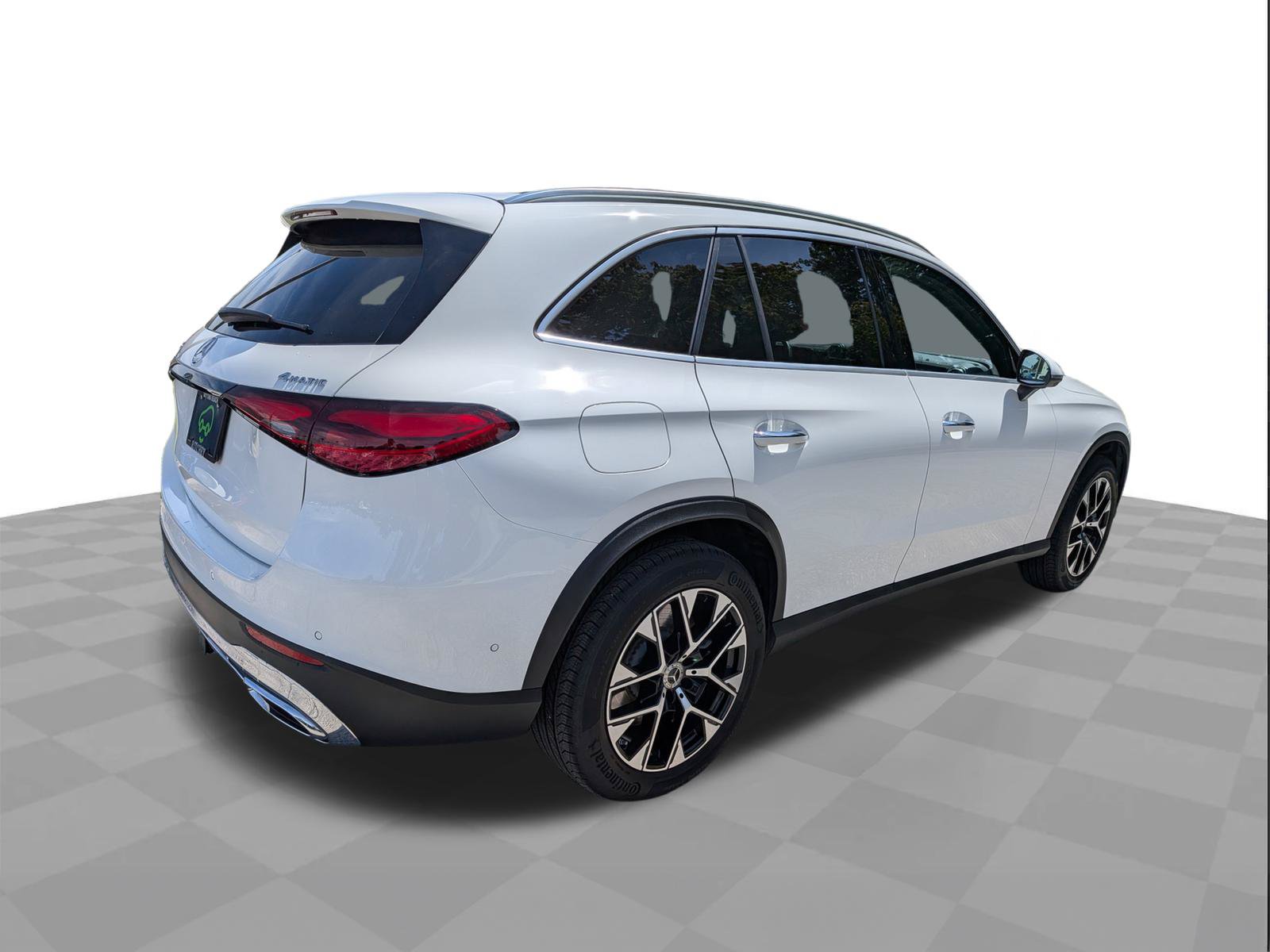 Used 2025 Mercedes-Benz GLC 350e 4MATIC image 4