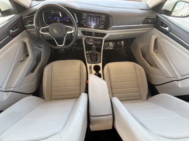 Used 2024 Volkswagen Jetta SE w/ Panoramic Sunroof Package FWD image 20