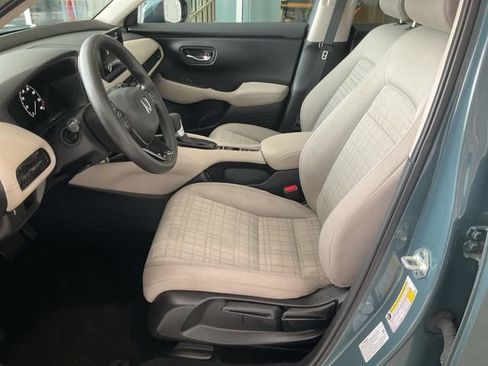 Certified 2025 Honda HR-V LX image 4