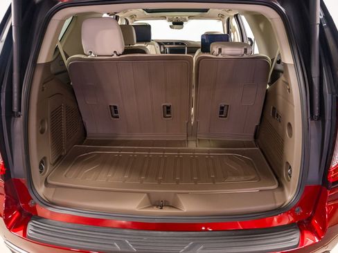 Used 2023 GMC Yukon Denali w/ Denali Reserve Package image 37