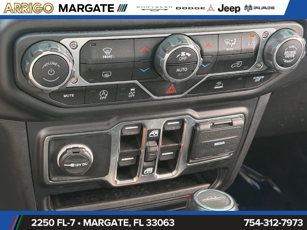 Used 2023 Jeep Gladiator Overland w/ Popular Equipment Package AWD/4WD image 27