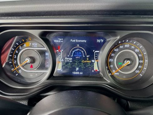 Used 2024 Jeep Wrangler Unlimited Sahara AWD/4WD image 18