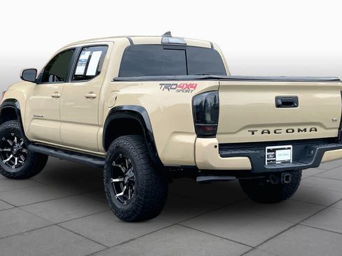 Used 2018 Toyota Tacoma TRD Sport w/ Technology Package AWD/4WD image 12