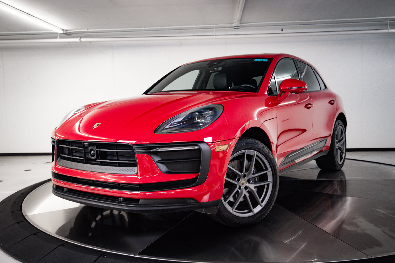 Certified 2026 Porsche Macan AWD/4WD image 1