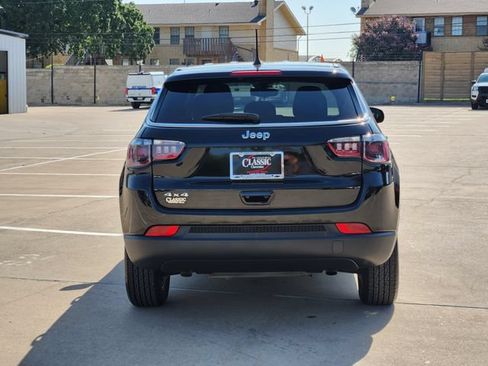 Used 2025 Jeep Compass Sport w/ Mopar Graphics Package AWD/4WD image 13
