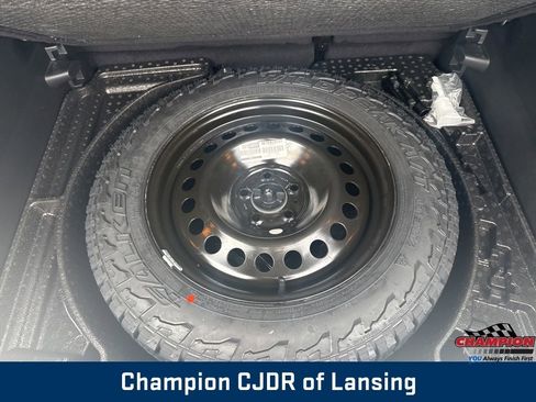 Used 2025 Jeep Compass Trailhawk image 16