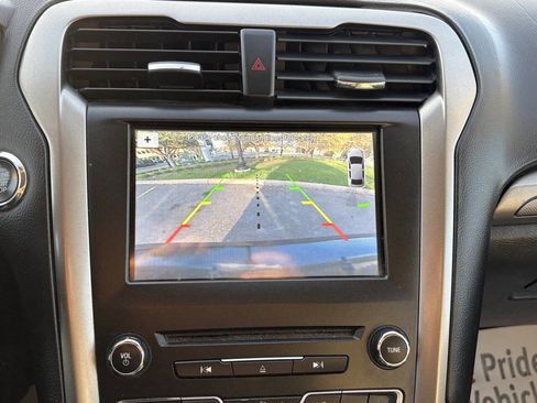 Used 2017 Ford Fusion SE w/ Fusion SE Technology Package FWD image 36