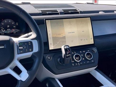 New 2026 Land Rover Defender 110 X-Dynamic SE image 6