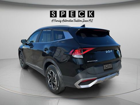 Used 2023 Kia Sportage LX AWD/4WD image 3
