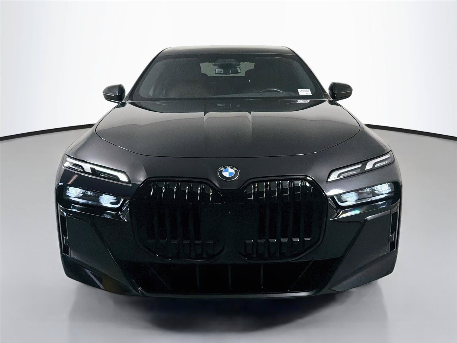 Used 2023 BMW 740i RWD image 2