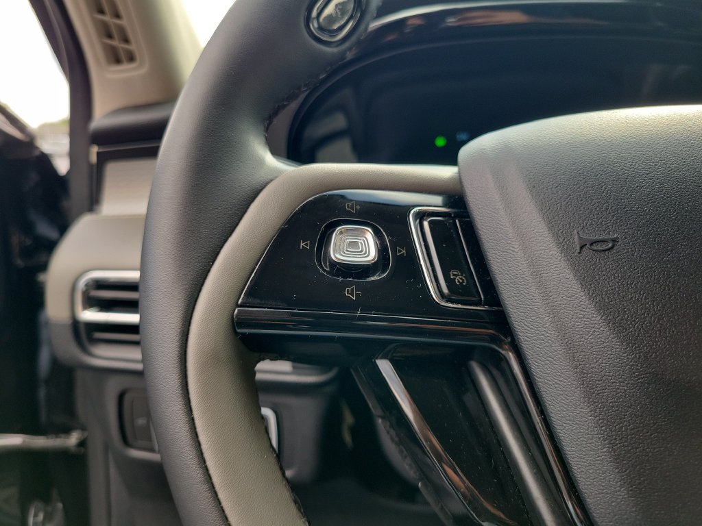 Certified 2023 Lincoln Corsair AWD w/ Equipment Group 101A image 24