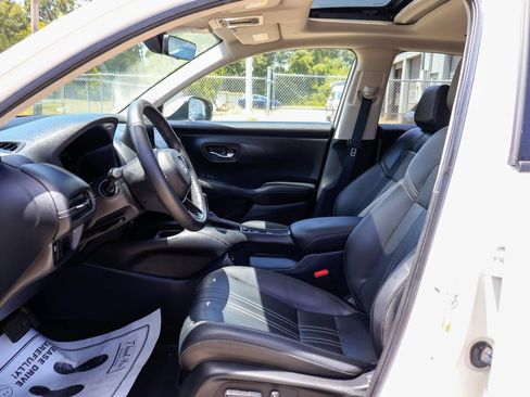 Used 2023 Honda HR-V EX-L image 7