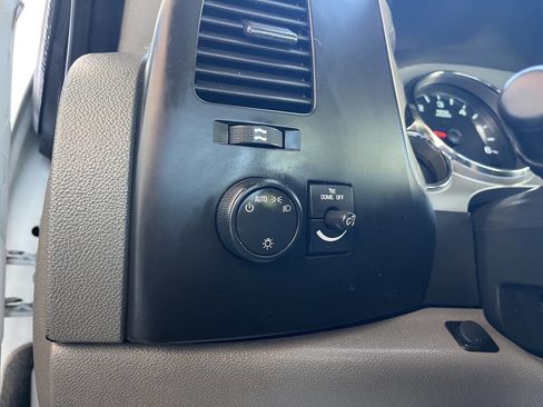 Used 2011 Chevrolet Silverado 2500 W/T image 23