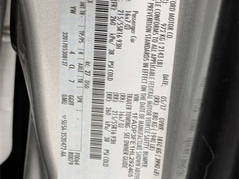 Used 2017 Ford Focus SE image 32