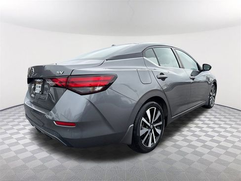 Used 2021 Nissan Sentra SV w/ SV Premium Package image 5