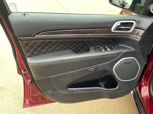 Used 2020 Jeep Grand Cherokee Summit image 14