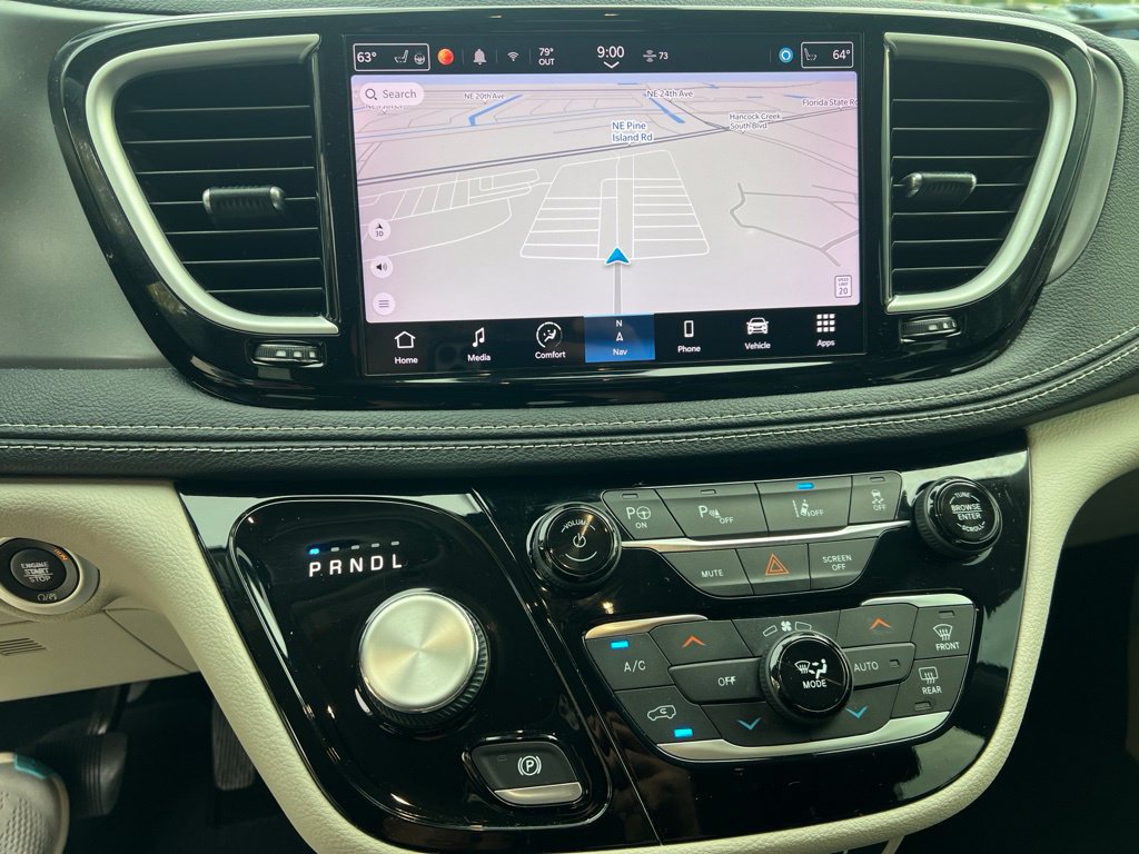 Used 2022 Chrysler Pacifica Touring-L w/ Uconnect Theater Family Group FWD image 44