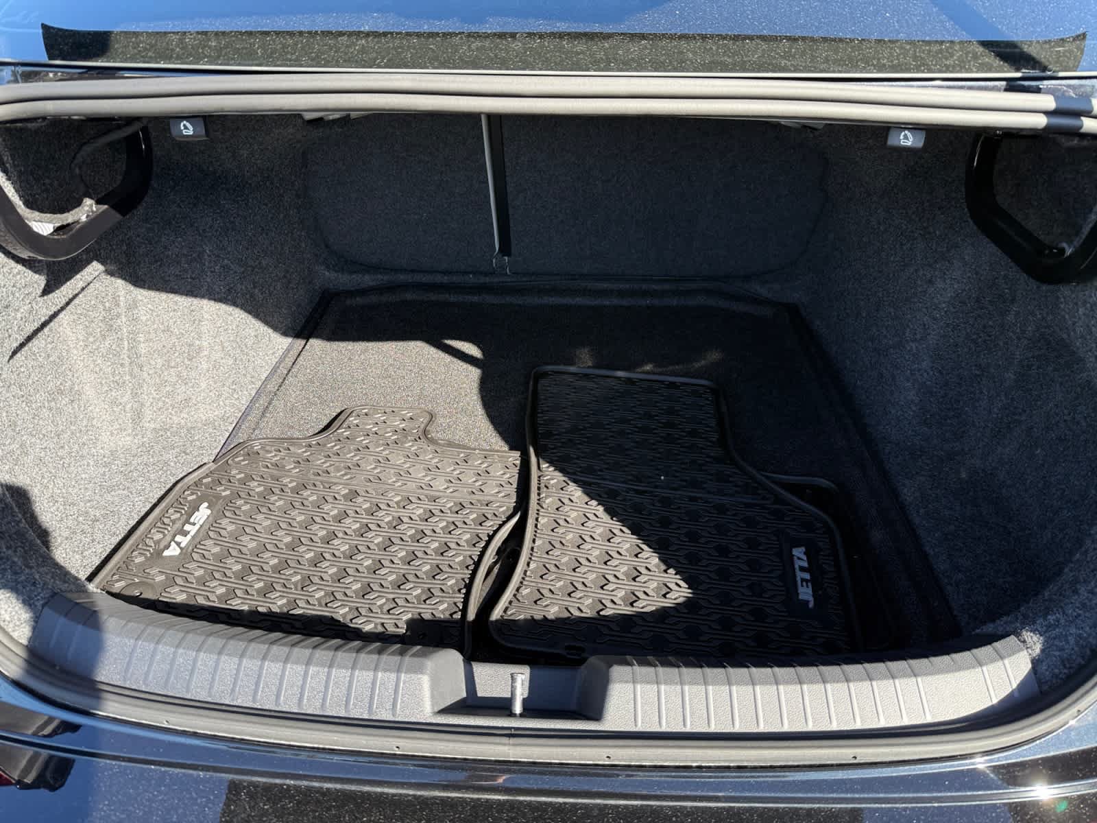 Used 2026 Volkswagen Jetta SE FWD image 23