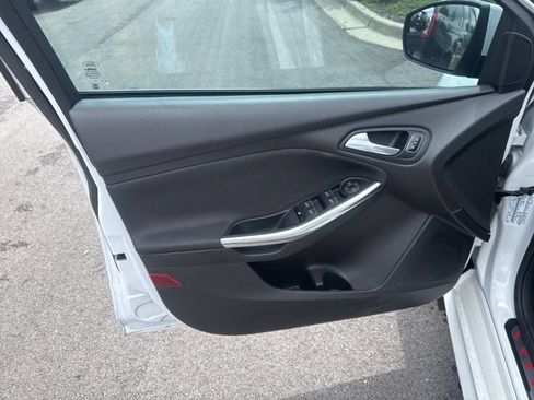 Used 2016 Ford Focus ST FWD image 7