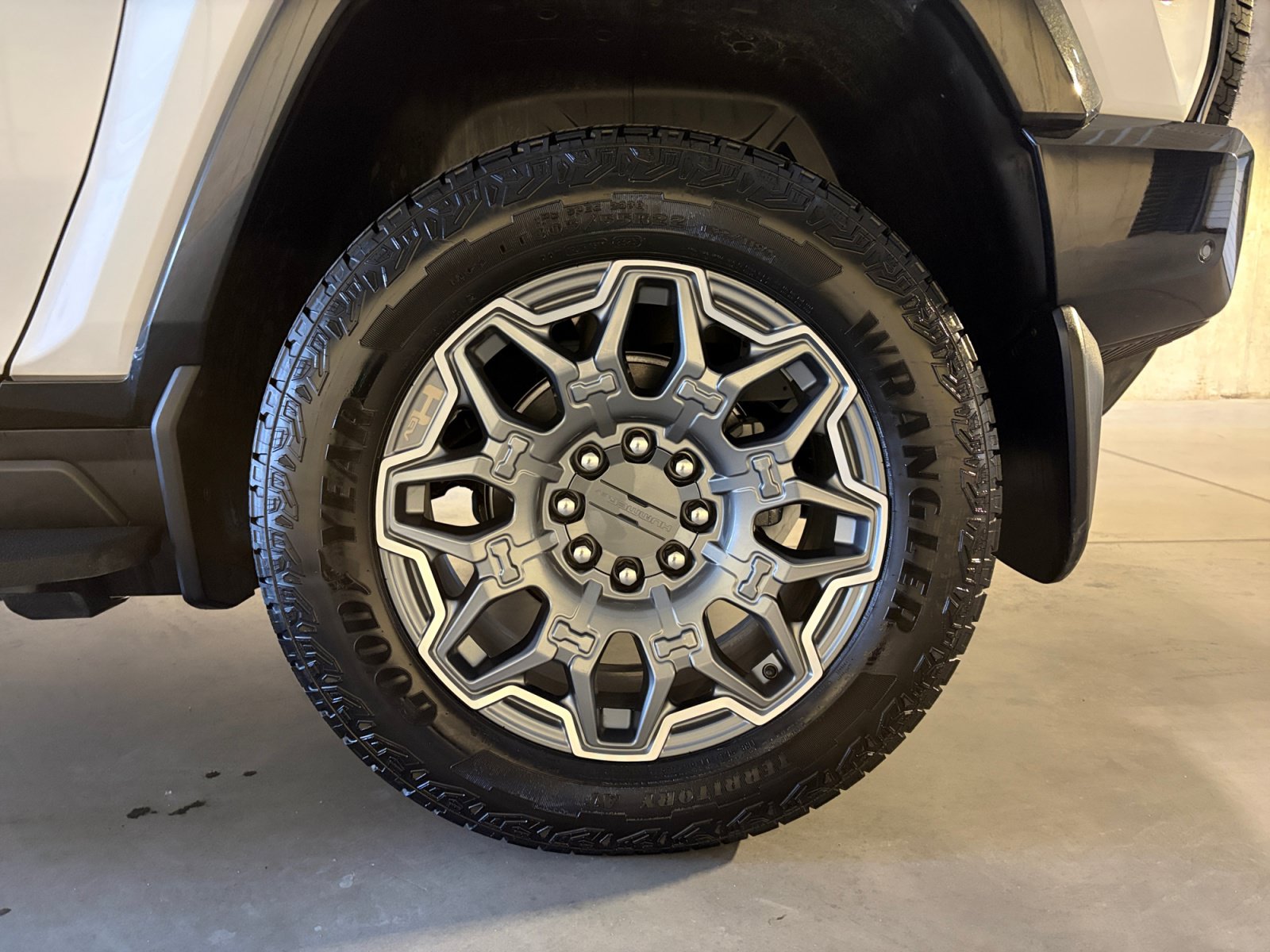 Used 2026 GMC Hummer EV SUV w/ LPO, Sport Package AWD/4WD image 20
