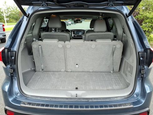 Certified 2019 Toyota Highlander XLE AWD/4WD image 25