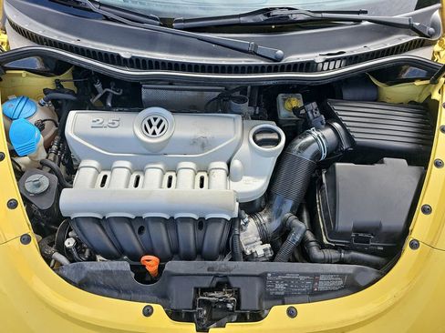 Used 2010 Volkswagen Beetle Coupe FWD image 31