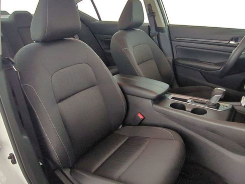 Used 2025 Nissan Altima 2.5 SV image 33
