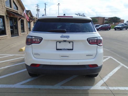 Used 2018 Jeep Compass Latitude w/ Popular Equipment Group FWD image 6