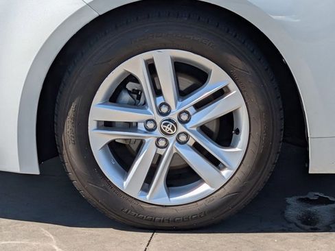 Used 2019 Toyota Corolla SE w/ Carpet Mat Package image 22