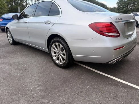 Used 2019 Mercedes-Benz E 300 4MATIC image 9
