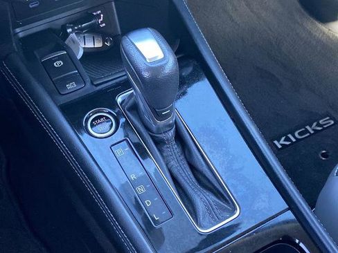 Used 2021 Nissan Kicks SR w/ SR Premium Package image 11