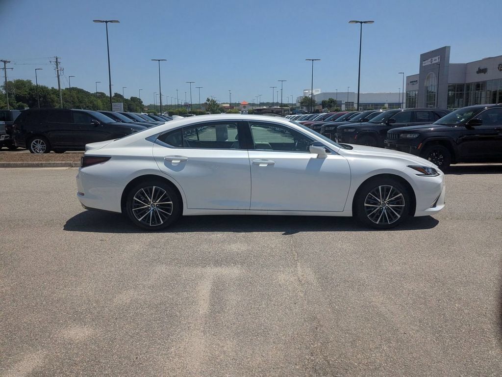 Used 2025 Lexus ES 350 w/ Premium Package FWD image 6
