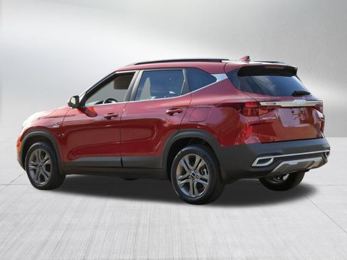 Used 2023 Kia Seltos S AWD/4WD image 5