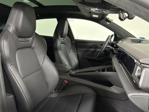 Certified 2025 Porsche Macan Turbo Electric image 25