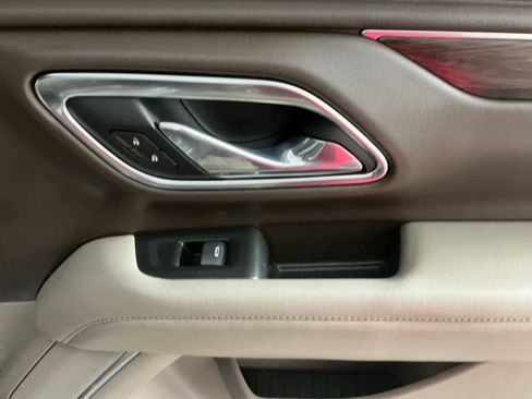 Used 2021 Chevrolet Suburban Z71 w/ Z71 Off-Road Package image 15