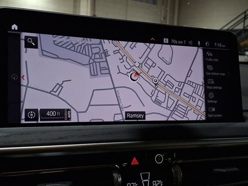 Used 2024 BMW X4 xDrive30i w/ Premium Package image 14