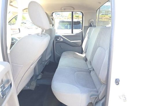 Used 2018 Nissan Frontier S image 24