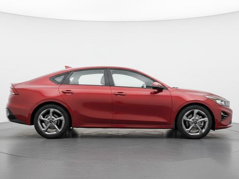 Used 2025 Kia K4 LXS image 11