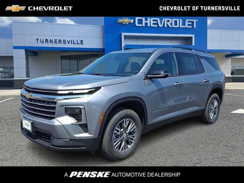 New 2026 Chevrolet Traverse LT w/ Driver Confidence Package FWD image 1