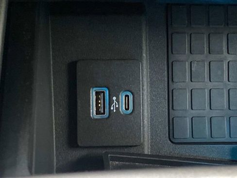 Used 2022 Ford F350 Lariat w/ Lariat Ultimate Package AWD/4WD image 27