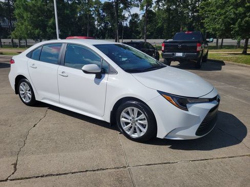 Certified 2026 Toyota Corolla LE w/ LE Premium Package FWD image 13